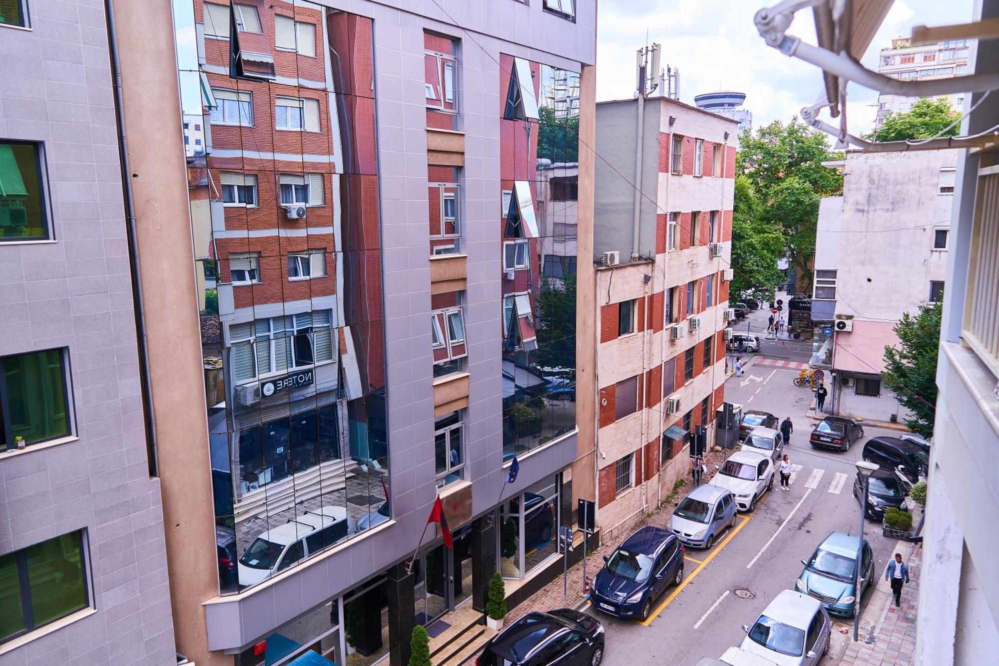 Kalpazo Home Skanderbeg Square Tirana Exterior photo